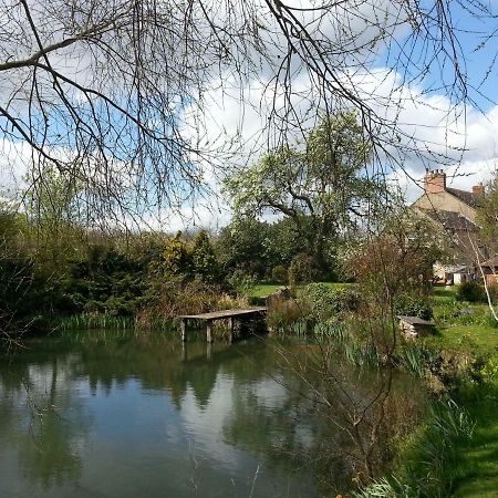 Bed and Breakfast Upper Wood End Farm Marston Moreteyne Экстерьер фото