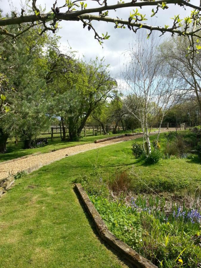 Bed and Breakfast Upper Wood End Farm Marston Moreteyne Экстерьер фото